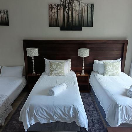 Three Olives Guesthouse Центурион Екстериор снимка