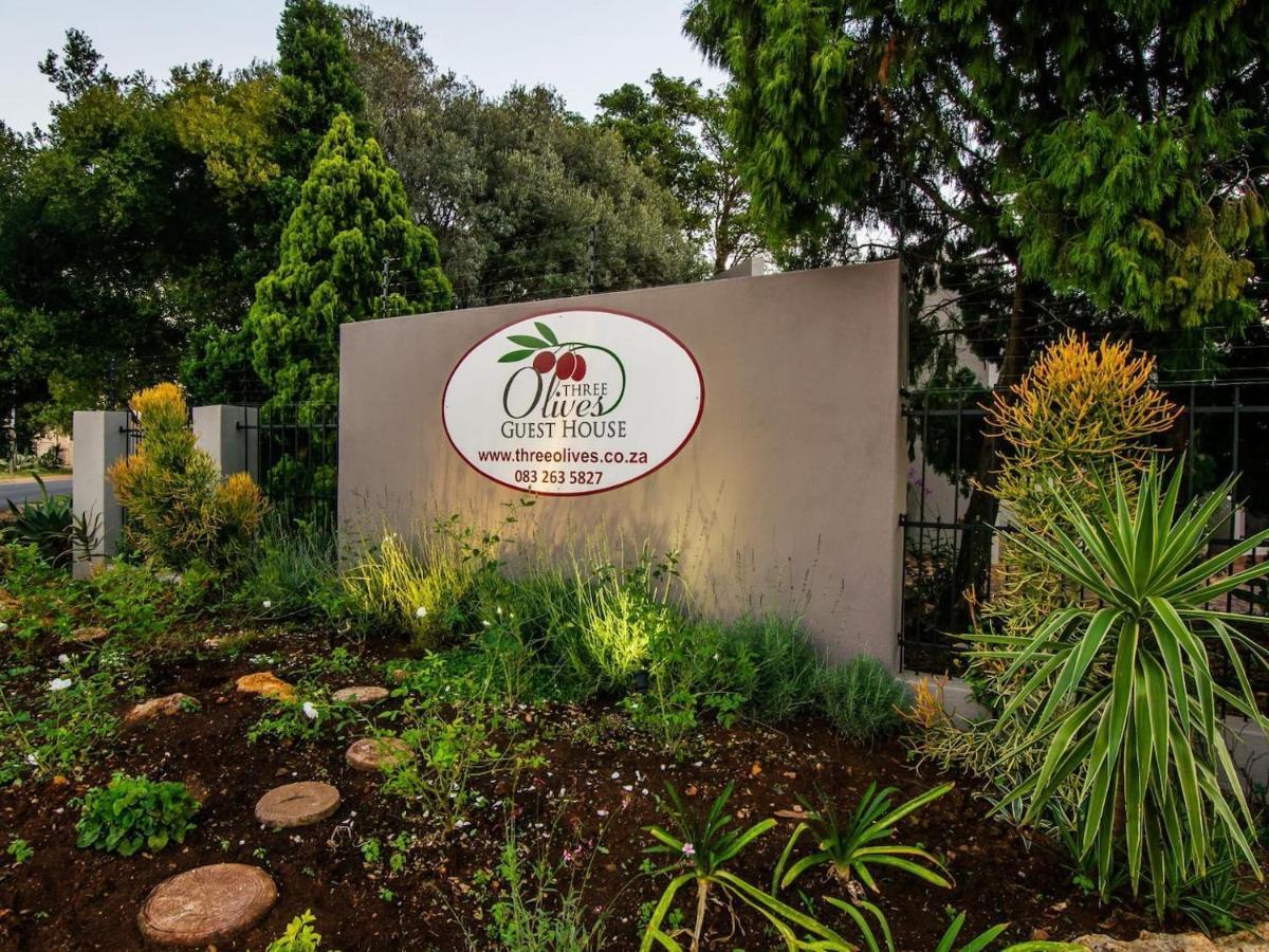 Three Olives Guesthouse Центурион Екстериор снимка