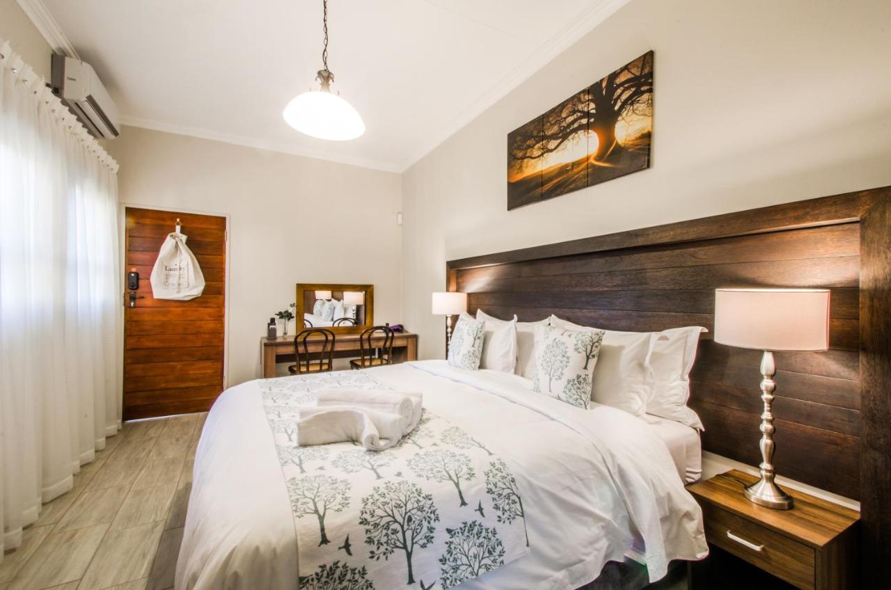 Three Olives Guesthouse Центурион Екстериор снимка