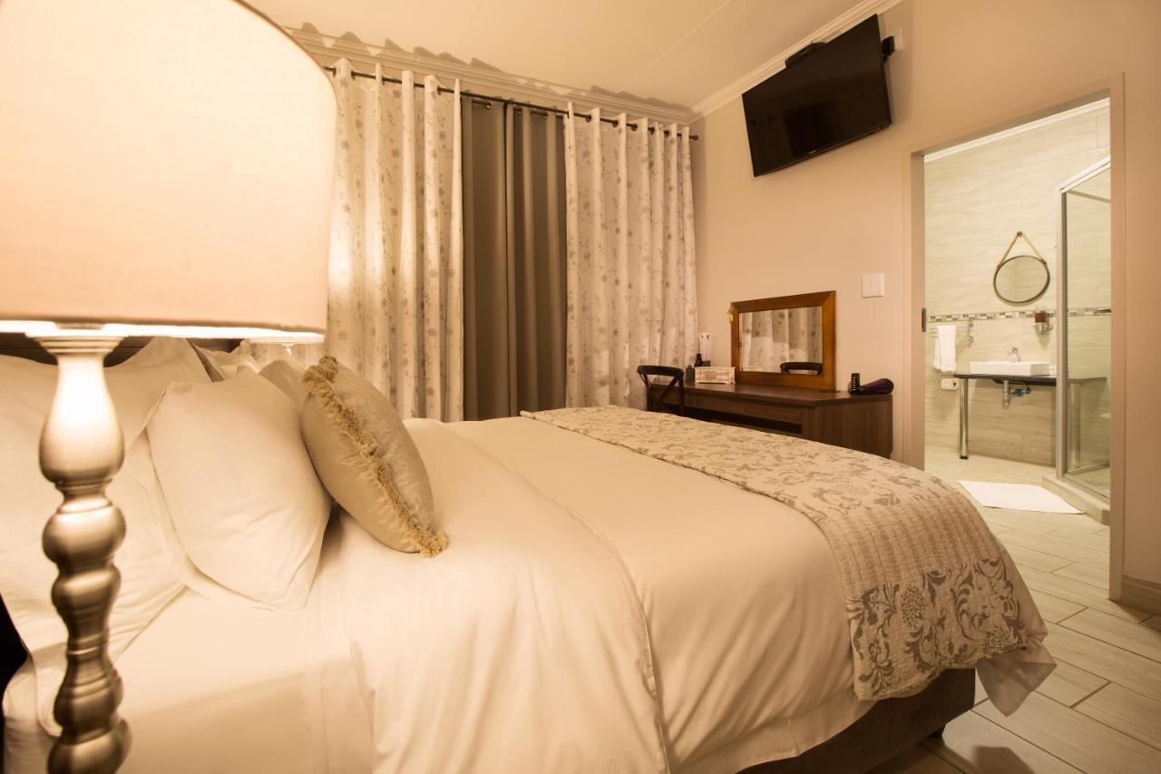 Three Olives Guesthouse Центурион Екстериор снимка